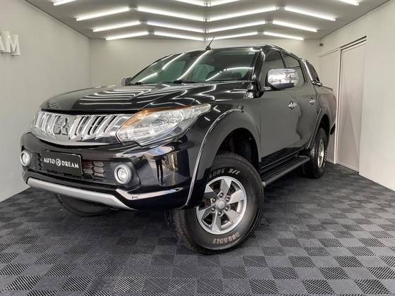 MITSUBISHI L200 TRITON 2.4 16V TURBO DIESEL SPORT HPE CD 4P 4X4 AUTOMÁTICO MITSUBISHI L200 TRITON 2.4 16V TURBO DIESEL SPORT HPE CD 4P 4X4 AUTOMÁTICO